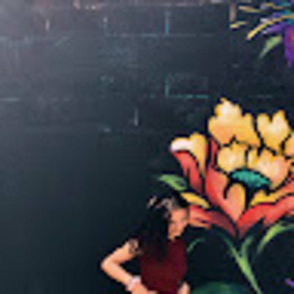 Meet your Posher, Joscelyn - Picture 1 of 1